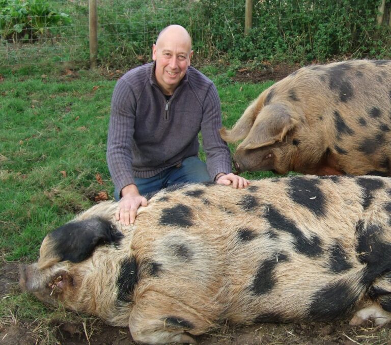 Author picture 2 768x677